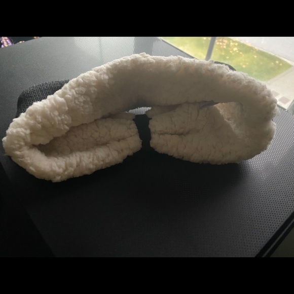 Bearpaw Sherpa-lined headband - Picture 4 of 4